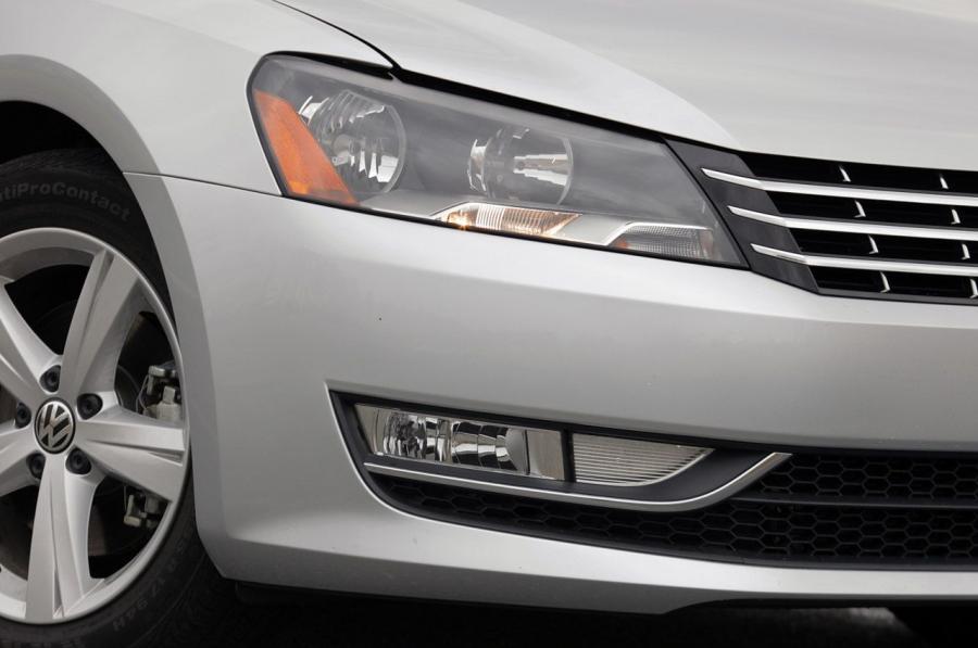  Volkswagen Passat 2.5L SEL Premium 2012 года  (фото 4 из 36)